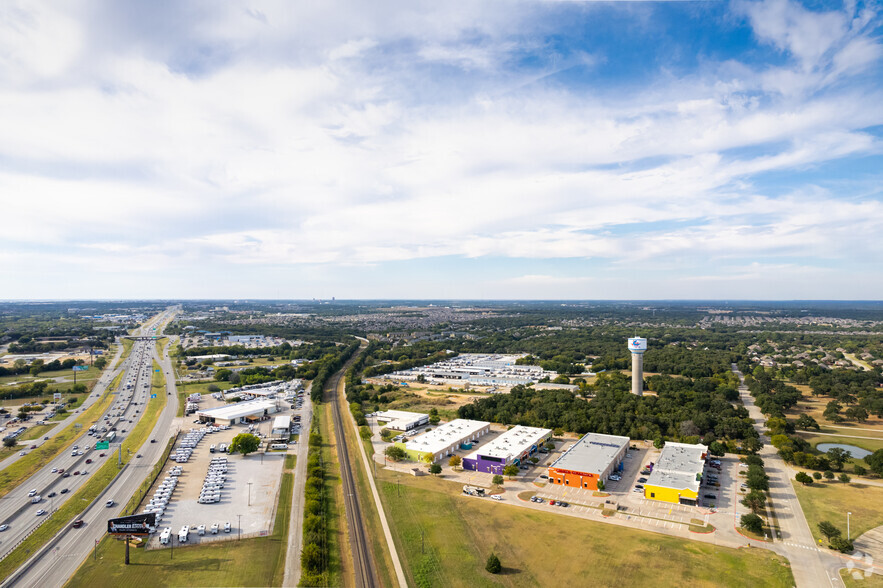 1400 N Corinth St, Corinth, TX for lease - Building Photo - Image 1 of 17