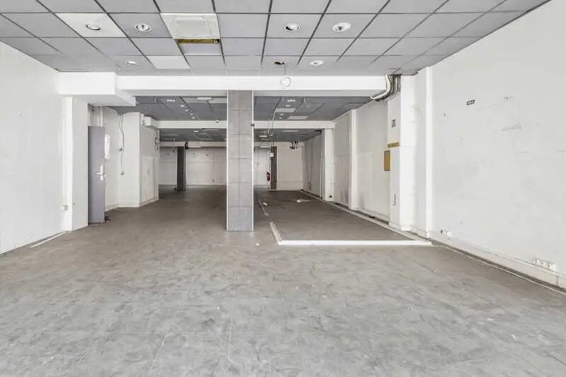 2 Place D'Aligre, Paris for sale - Interior Photo - Image 3 of 10