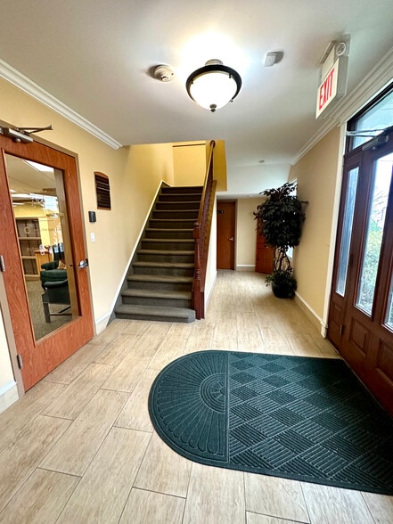 241 Rushmore Ave, Carle Place, NY for sale - Building Photo - Image 2 of 13