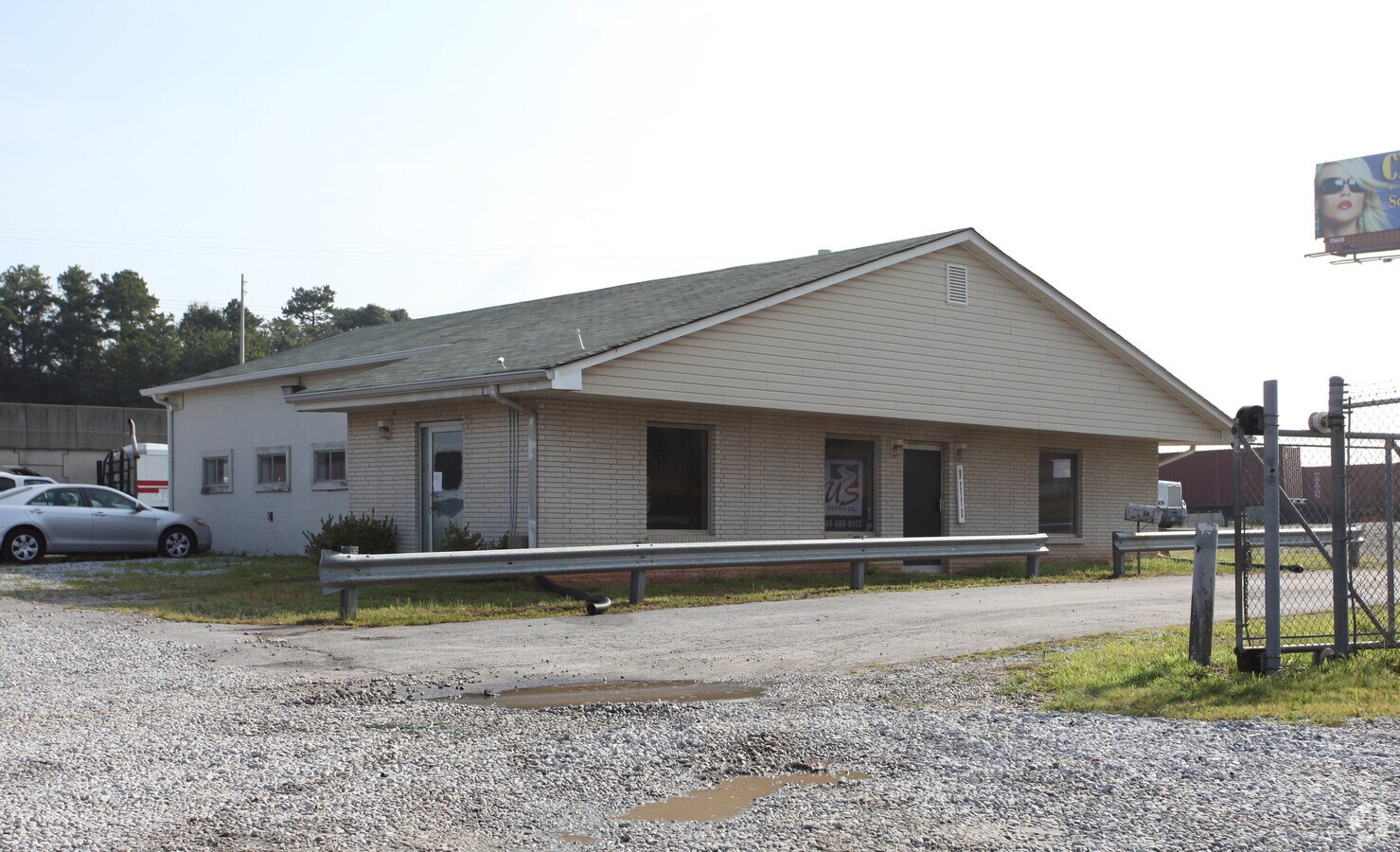 87 Royal Dr, Forest Park, GA 30297