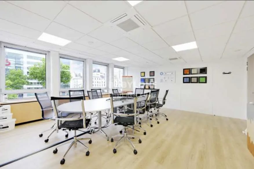 58 Avenue Charles De Gaulle, Neuilly-sur-Seine for lease Interior Photo- Image 1 of 4