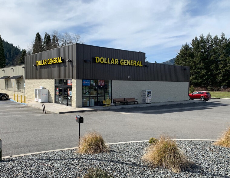 110 W Main St, Rogue River, OR for sale - Building Photo - Image 1 of 1