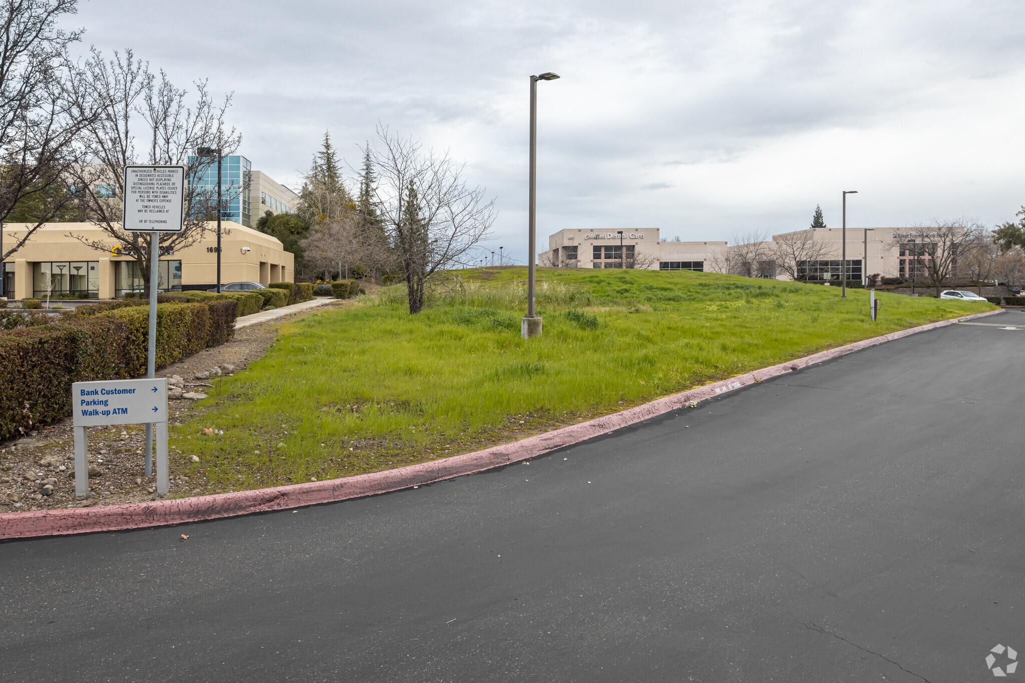 2221A Douglas Blvd, Roseville, CA for lease Primary Photo- Image 1 of 3