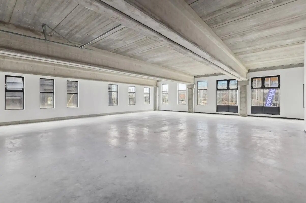 Office in Nanterre for lease Interior Photo- Image 1 of 7