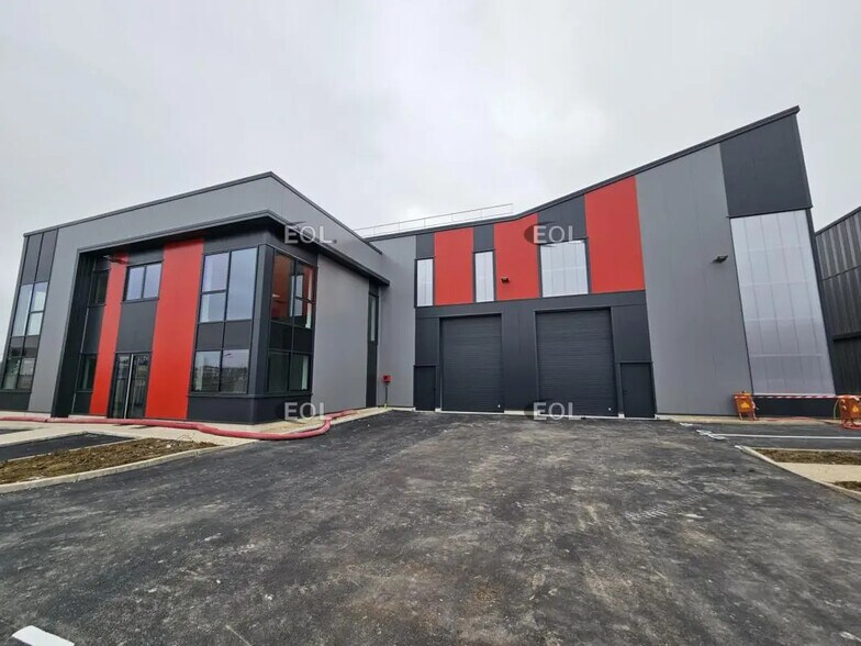 Flex in Limeil-Brévannes for lease - Building Photo - Image 1 of 15