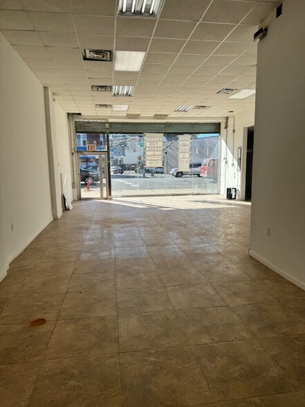 9705 Rockaway Blvd, Ozone Park, NY for lease - Building Photo - Image 3 of 5