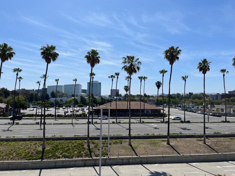 18512 MacArthur Blvd, Irvine, CA for lease - Building Photo - Image 2 of 2