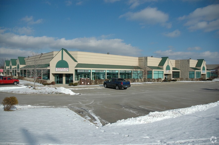 1972-1998 Star Batt Dr, Rochester Hills, MI for lease - Building Photo - Image 2 of 3