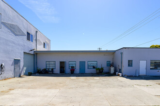 2625 Fair Oaks Ave, Redwood City, CA for lease Building Photo- Image 1 of 6