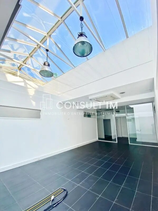 Office in Puteaux for lease Building Photo- Image 1 of 9