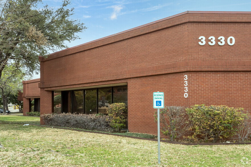 3330 Earhart Dr, Carrollton, TX for lease - Building Photo - Image 2 of 6