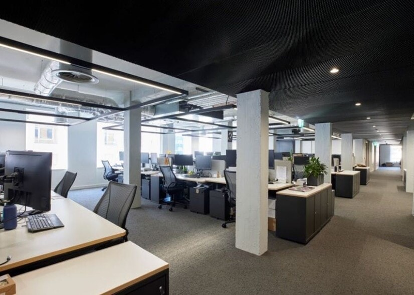 98 Theobalds Rd, London for lease - Building Photo - Image 3 of 4