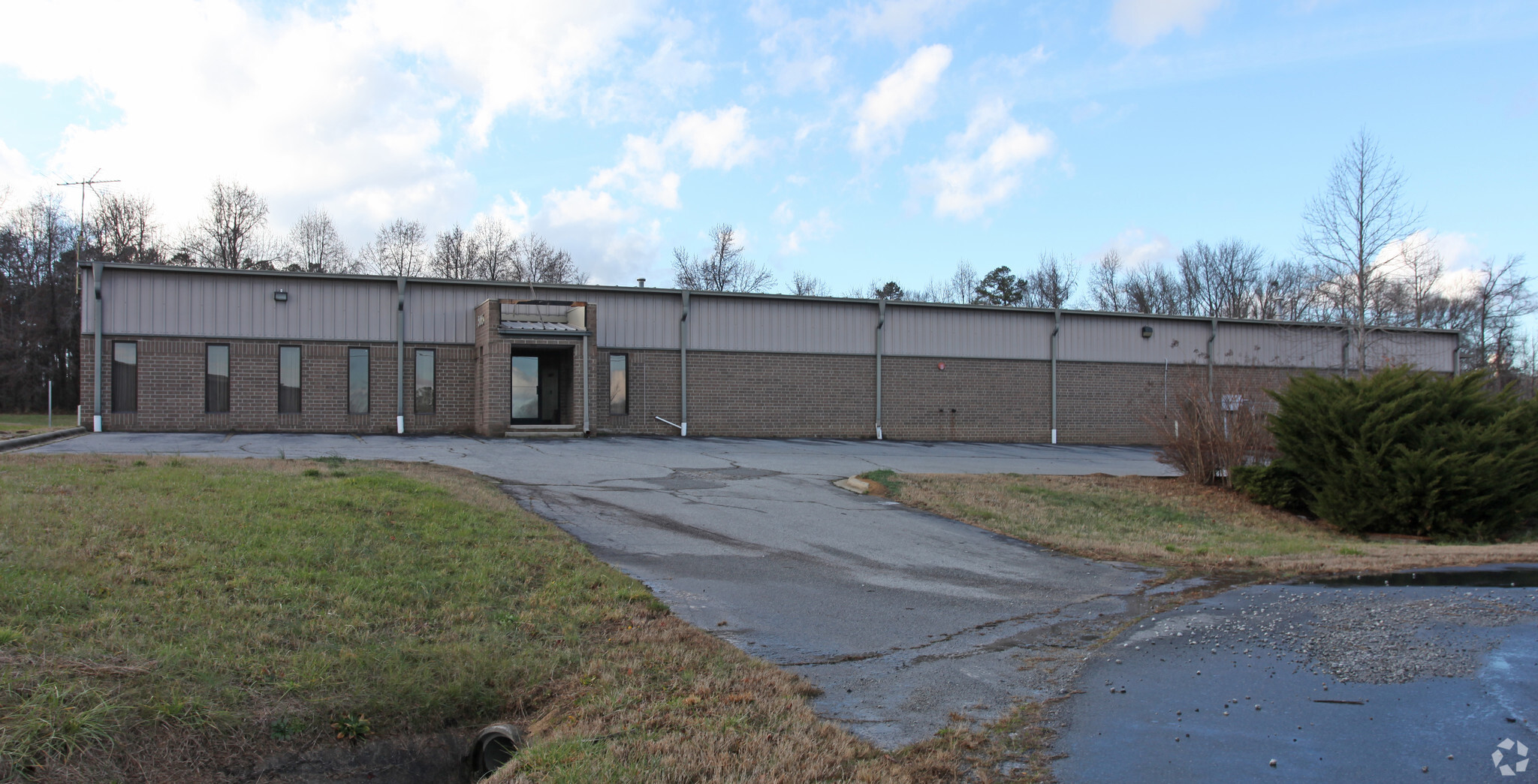 505 Aztec Dr, Archdale, NC for lease Primary Photo- Image 1 of 7