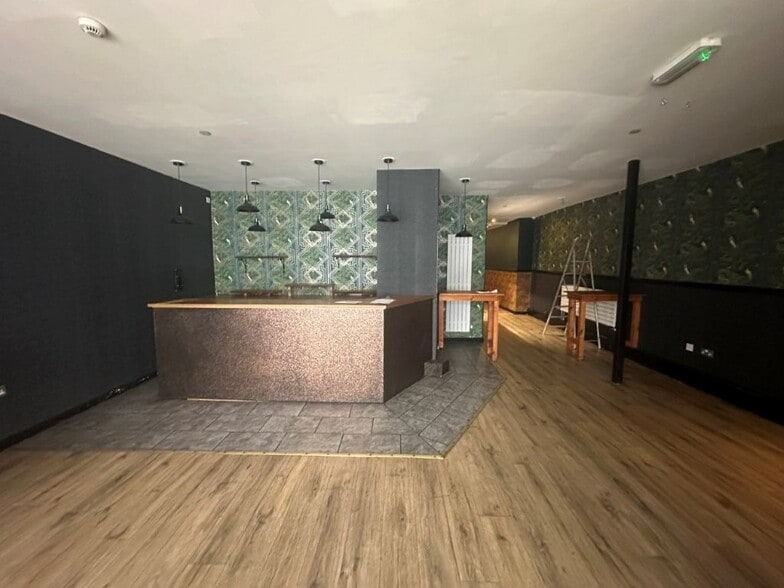 66 Parliament Street, Isle Of Man for lease - Interior Photo - Image 2 of 6