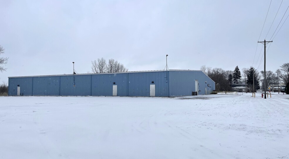 400 W Elm St, North Baltimore, OH for lease - Building Photo - Image 2 of 7