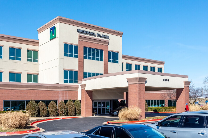2900 Medical Center Pky, Bentonville, AR for lease - Building Photo - Image 1 of 5