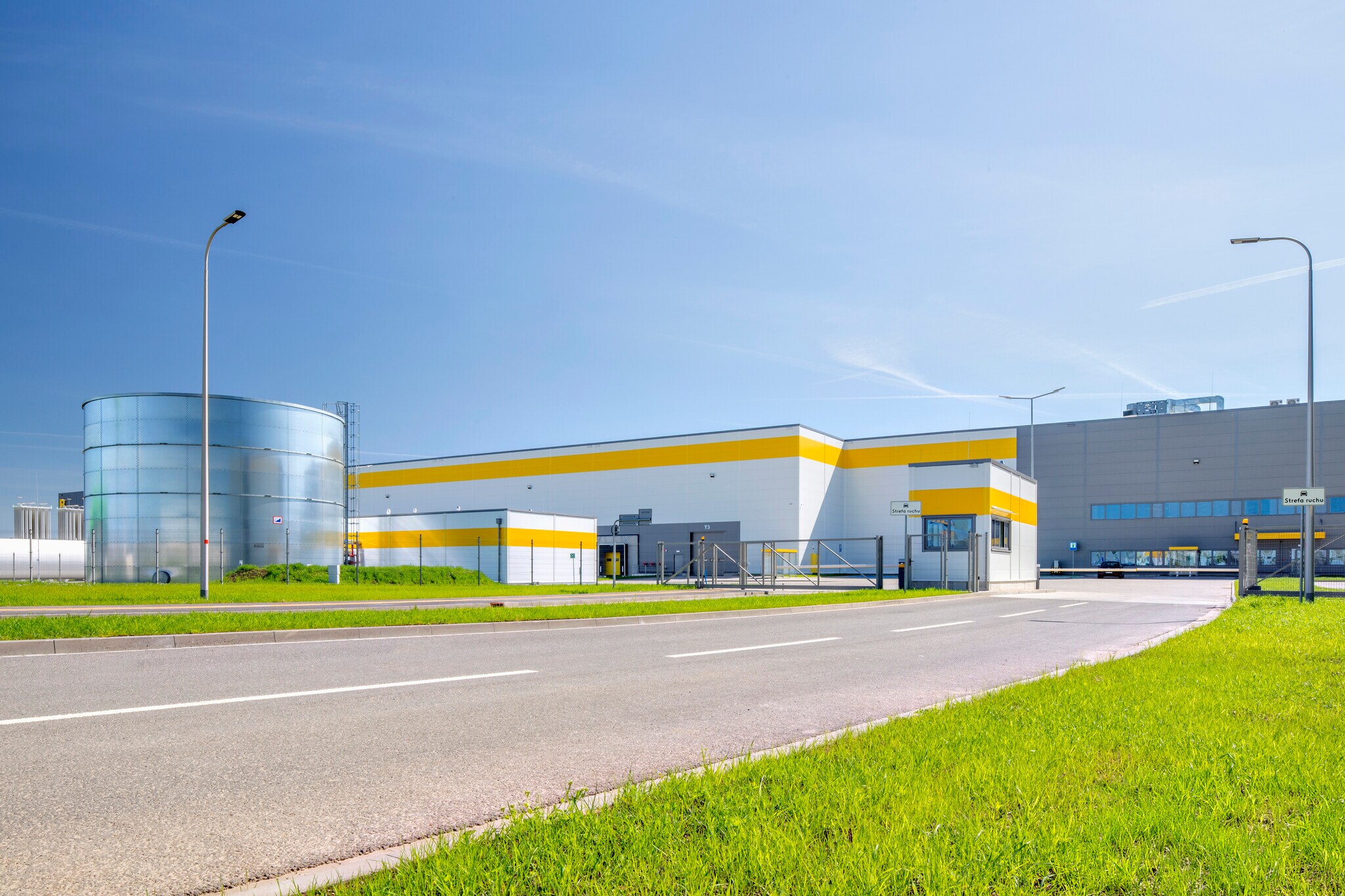 for lease Building Photo- Image 1 of 3