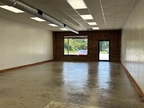 1805 East Side Hwy, Crimora, VA for lease Interior Photo- Image 2 of 5