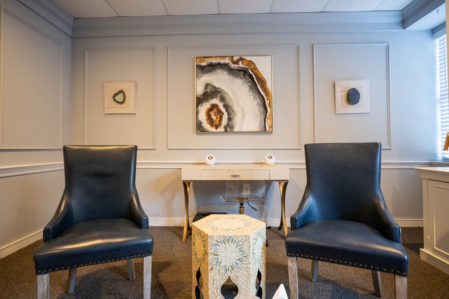 1062 E Lancaster Ave, Bryn Mawr, PA for lease - Building Photo - Image 3 of 57