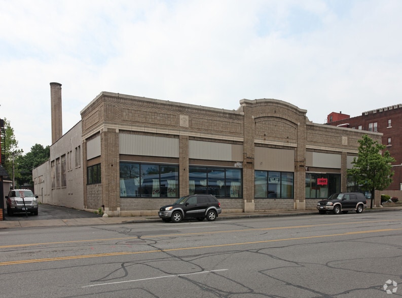 727 E Main St, Rochester, NY for lease - Building Photo - Image 2 of 19