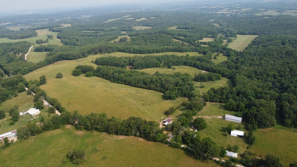 17551 Longview Rd, Elk Creek, MO for sale - Primary Photo - Image 1 of 21