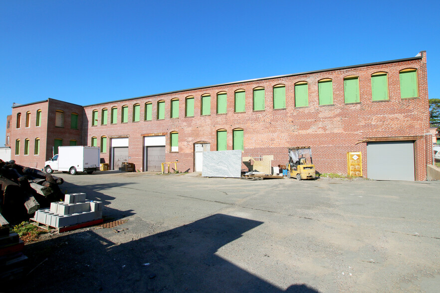 31 Winnisimmet St, Chelsea, MA for lease - Building Photo - Image 2 of 3