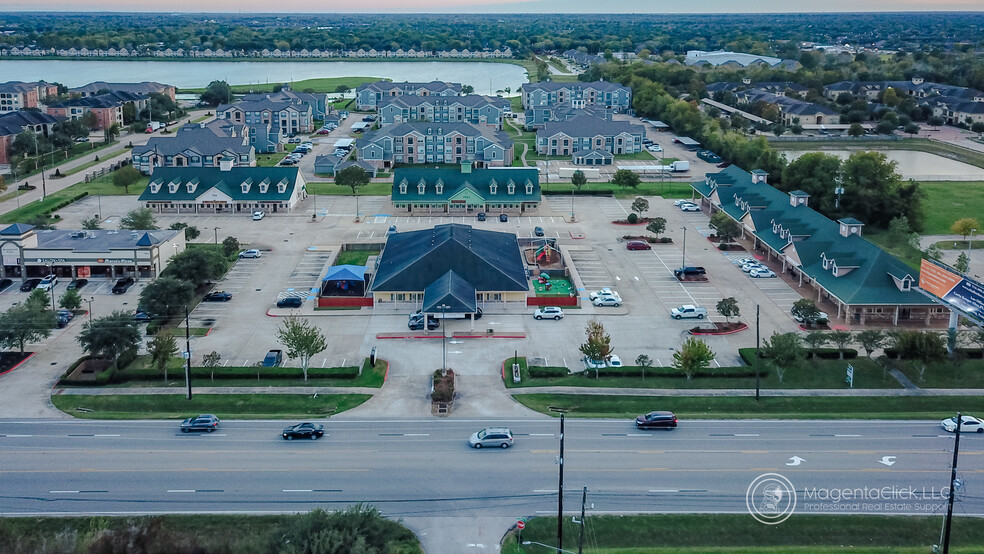 7918 Broadway St, Pearland, TX for lease - Building Photo - Image 1 of 35