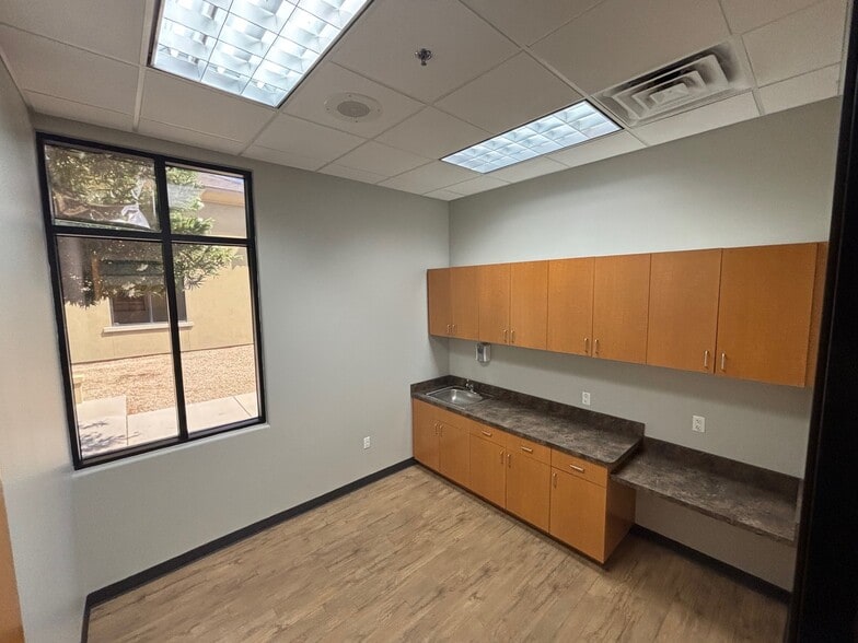 4915 E Baseline Rd, Gilbert, AZ for lease - Building Photo - Image 3 of 14