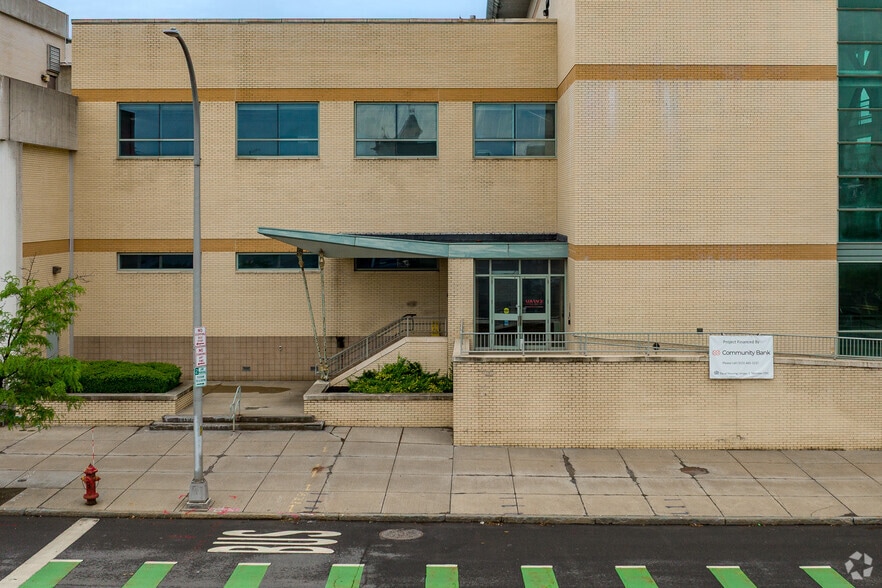 101-239 N Salina St, Syracuse, NY for lease - Building Photo - Image 2 of 5
