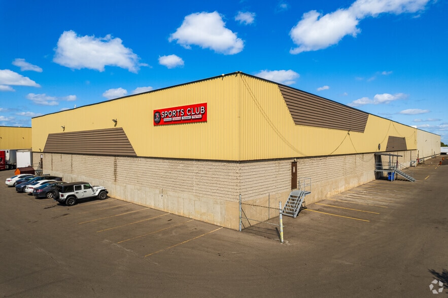 1055 Clark Blvd, Brampton, ON for lease - Building Photo - Image 1 of 6