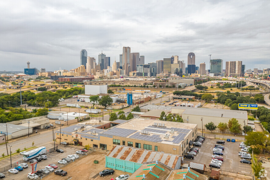 1808 S Good Latimer Expy, Dallas, TX for lease - Aerial - Image 3 of 4