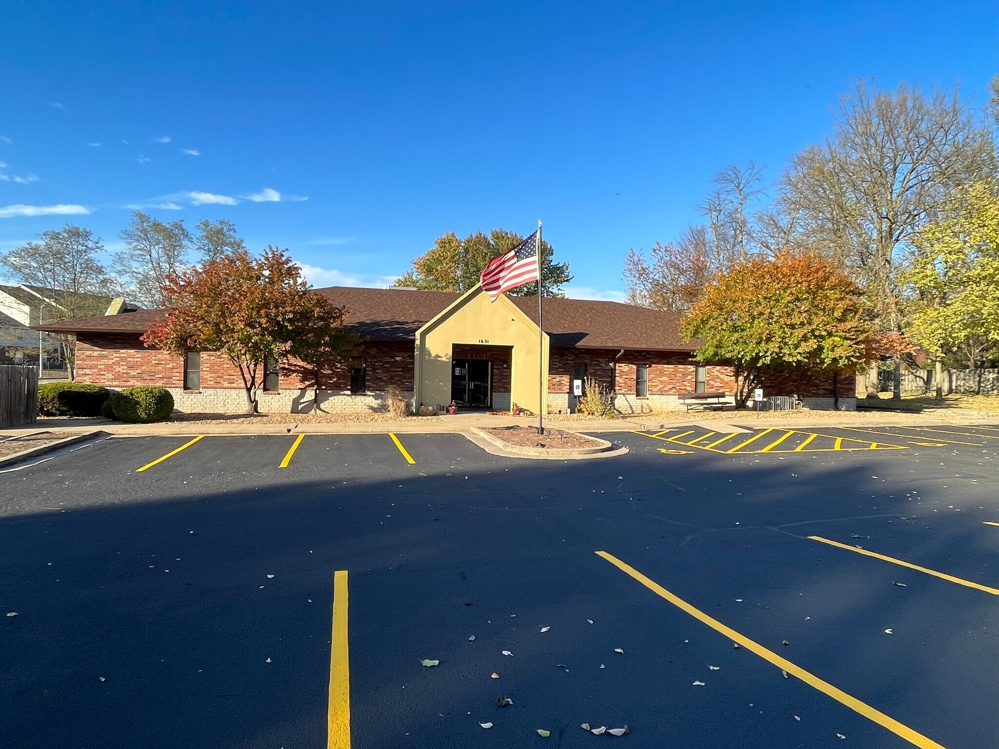 1631 W Bennett St, Springfield, MO for sale Building Photo- Image 1 of 1