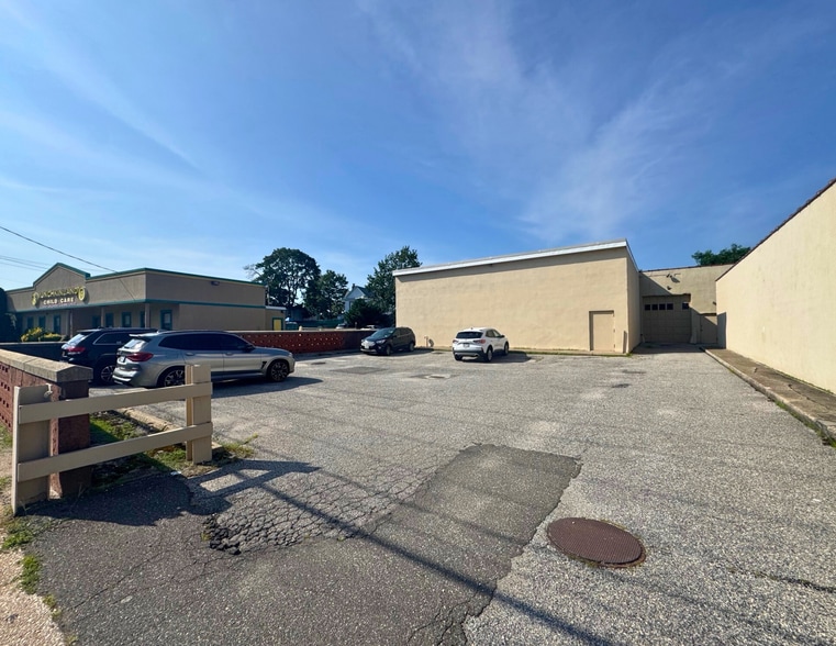 765 Fulton St, Farmingdale, NY for sale - Building Photo - Image 2 of 13