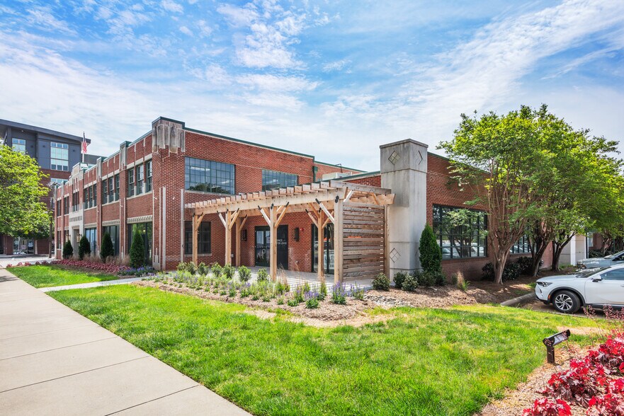 1401 W Morehead St, Charlotte, NC for lease - Building Photo - Image 3 of 6