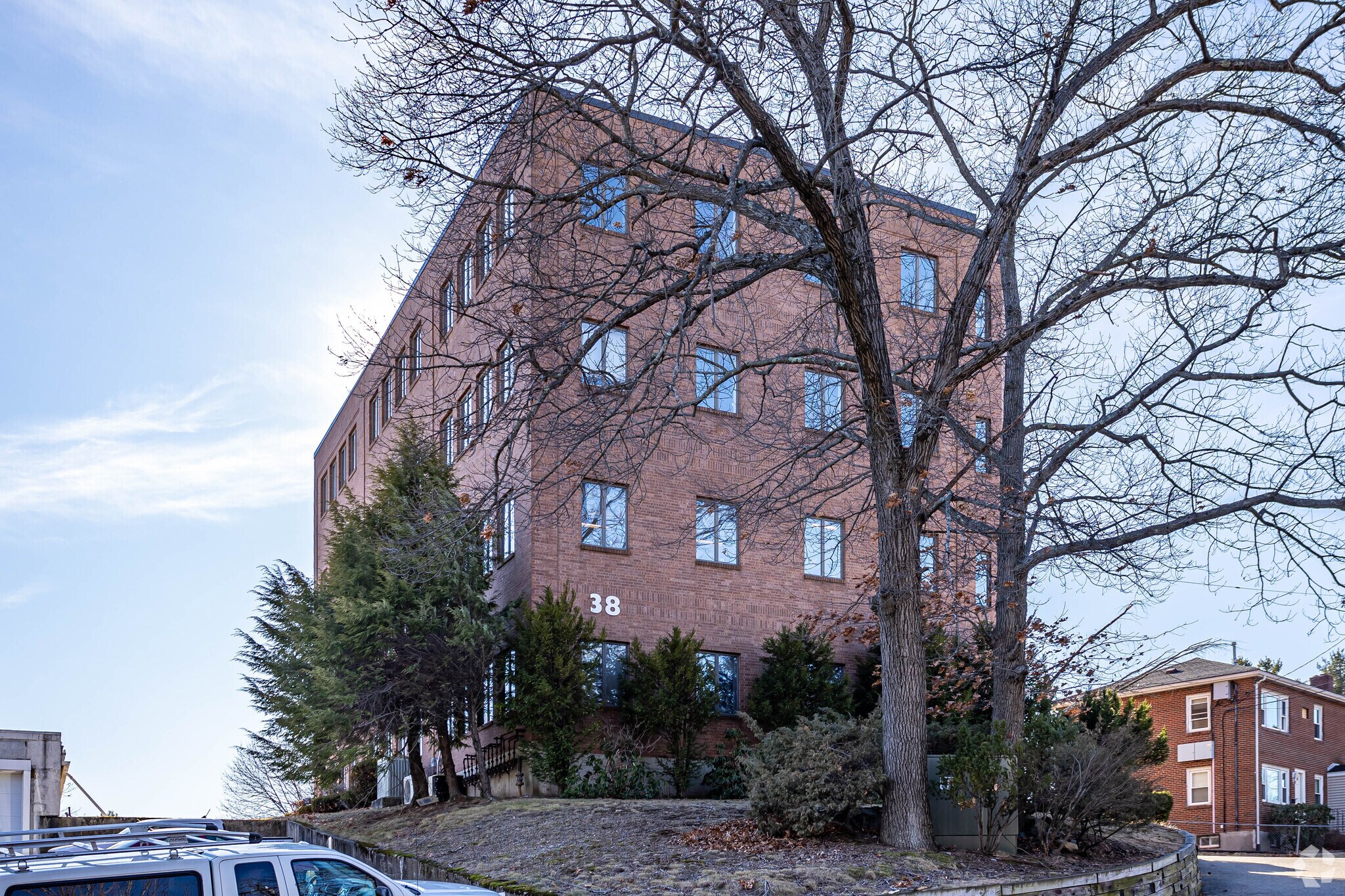 38 Edge Hill Rd, Waltham, MA for sale Primary Photo- Image 1 of 1