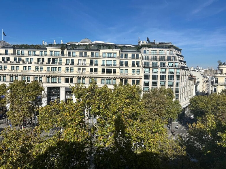 Office in Paris for lease - Building Photo - Image 2 of 10