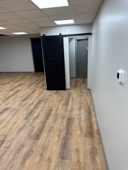 15981 Jordan Ave SE, Prior Lake, MN for lease - Building Photo - Image 3 of 4