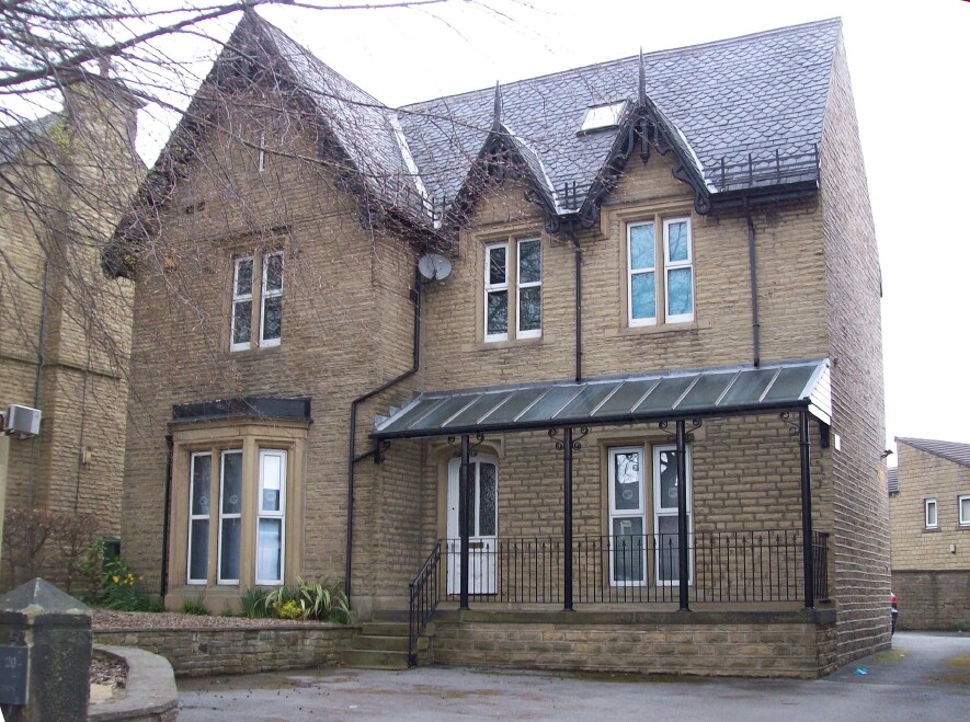 20 Greenhead Rd, Huddersfield, WYK HD1 4EN