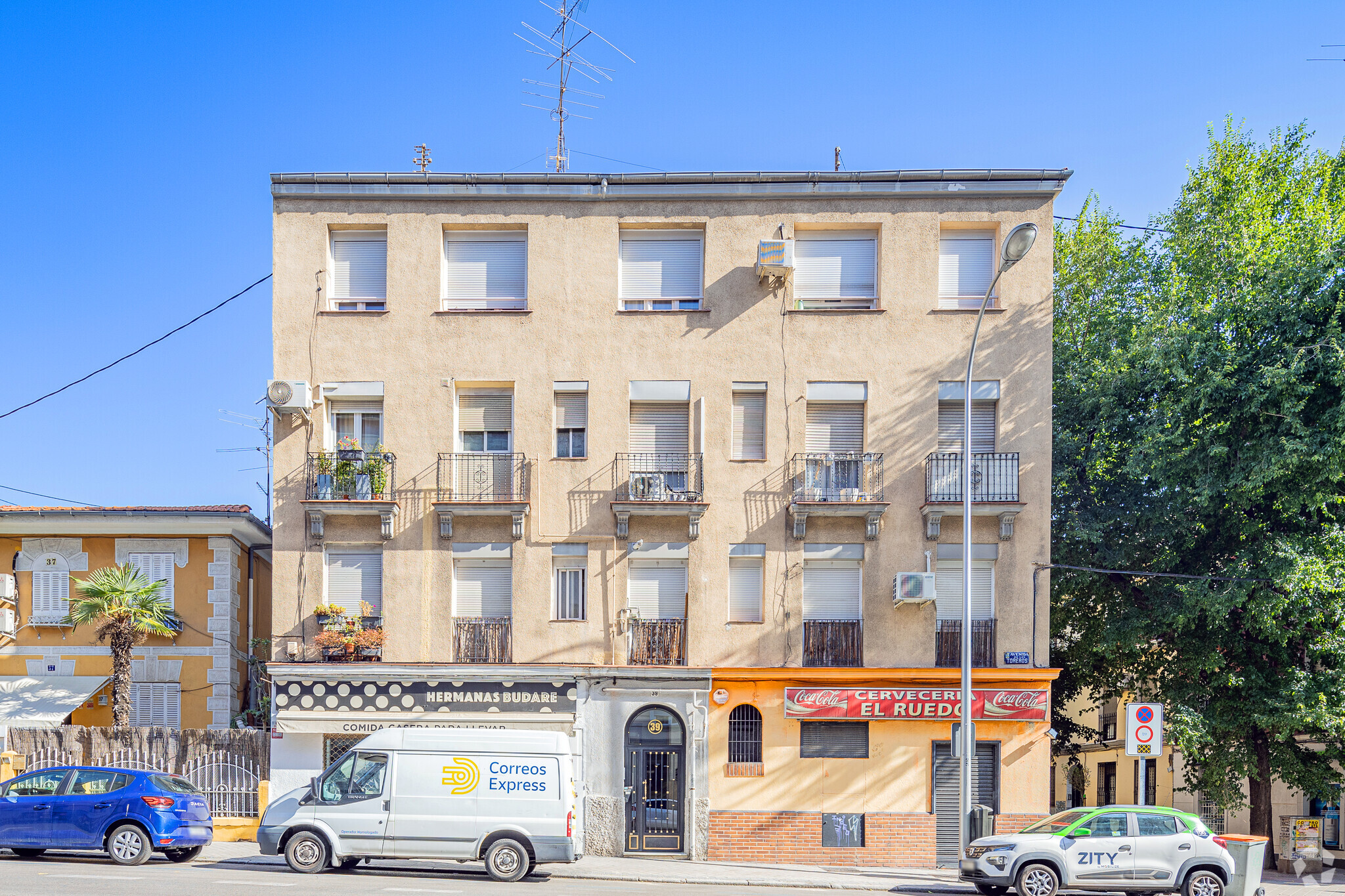 Avenida de los Toreros, 39, Madrid, Madrid for lease Primary Photo- Image 1 of 3