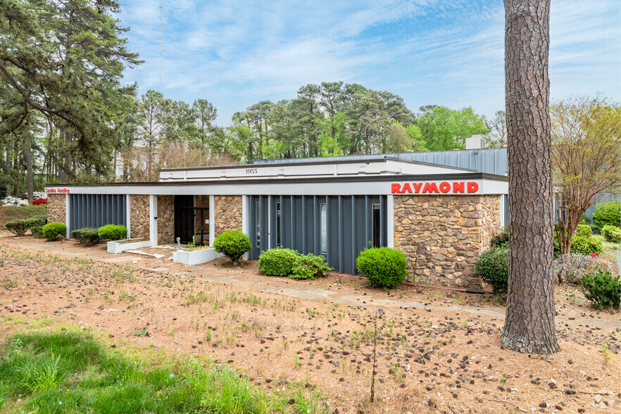 1955 Montreal Rd, Tucker, GA for lease - Primary Photo - Image 1 of 15