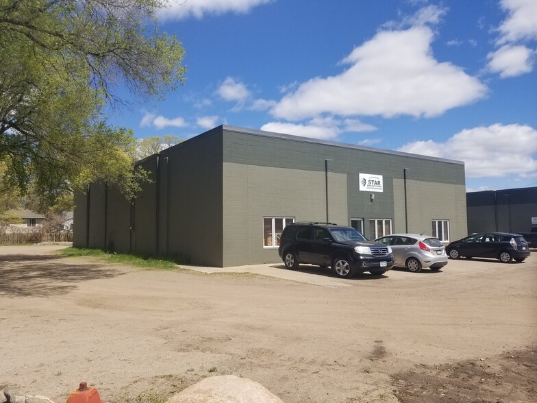 10057 NE Polk St, Blaine, MN for lease - Building Photo - Image 2 of 5