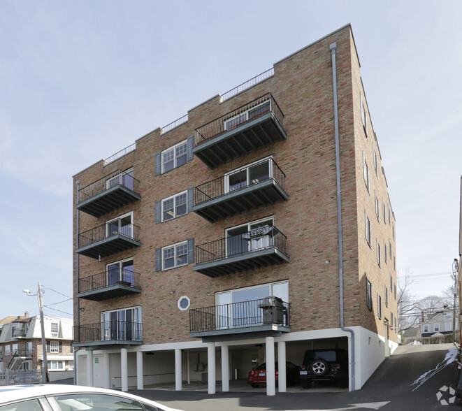 137 Rowayton Ave, Norwalk, CT for lease - Building Photo - Image 2 of 2