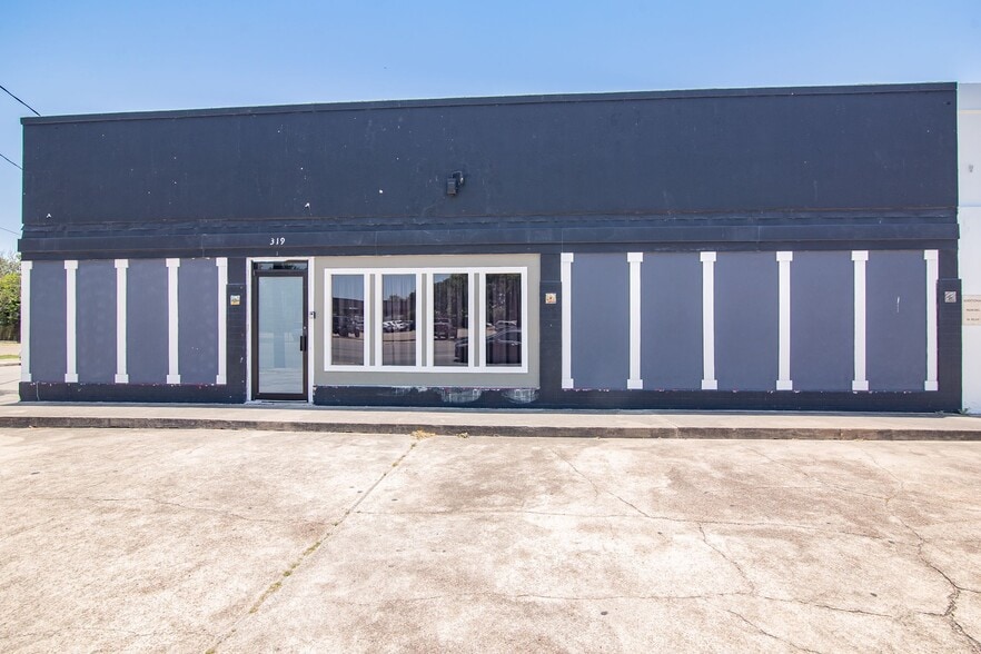 319 Rio Grande, Victoria, TX for sale - Building Photo - Image 1 of 1