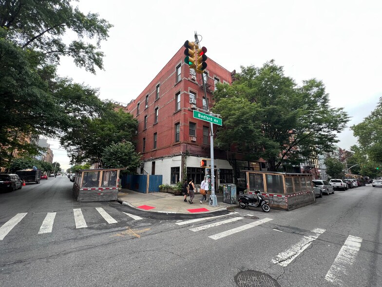 124 Bedford Ave, Brooklyn, NY for sale - Building Photo - Image 1 of 1