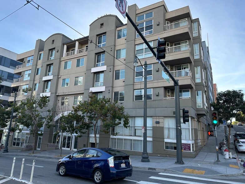 851 Van Ness Ave, San Francisco, CA for lease - Building Photo - Image 1 of 12