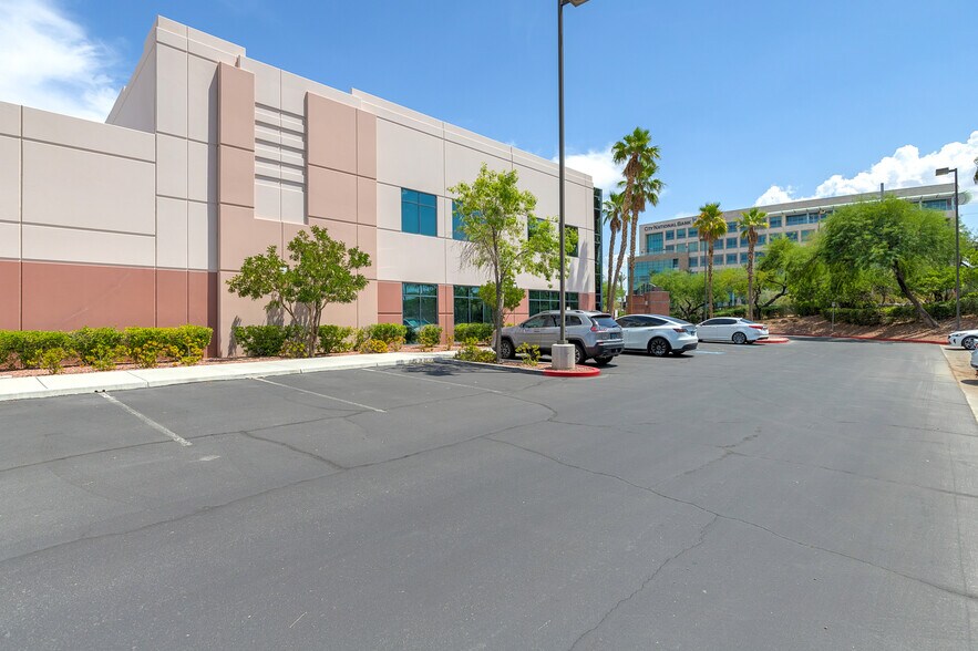 10750 W Charleston Blvd, Las Vegas, NV for lease - Building Photo - Image 2 of 12