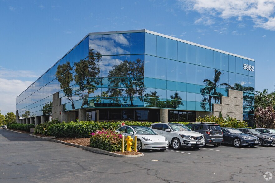 5962 La Place Ct, Carlsbad, CA for sale - Primary Photo - Image 1 of 1