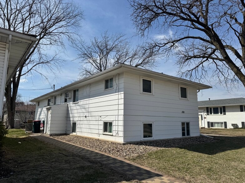 1321 3rd Ave SW, Rochester, MN for sale - Primary Photo - Image 2 of 4