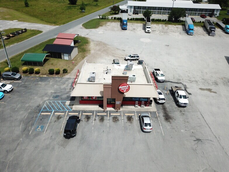 890 Valdosta Hwy, Homerville, GA 31634 Huddle House