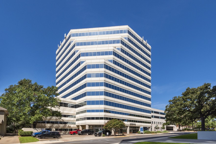 3625 N Hall St, Dallas, TX for lease - Building Photo - Image 2 of 12